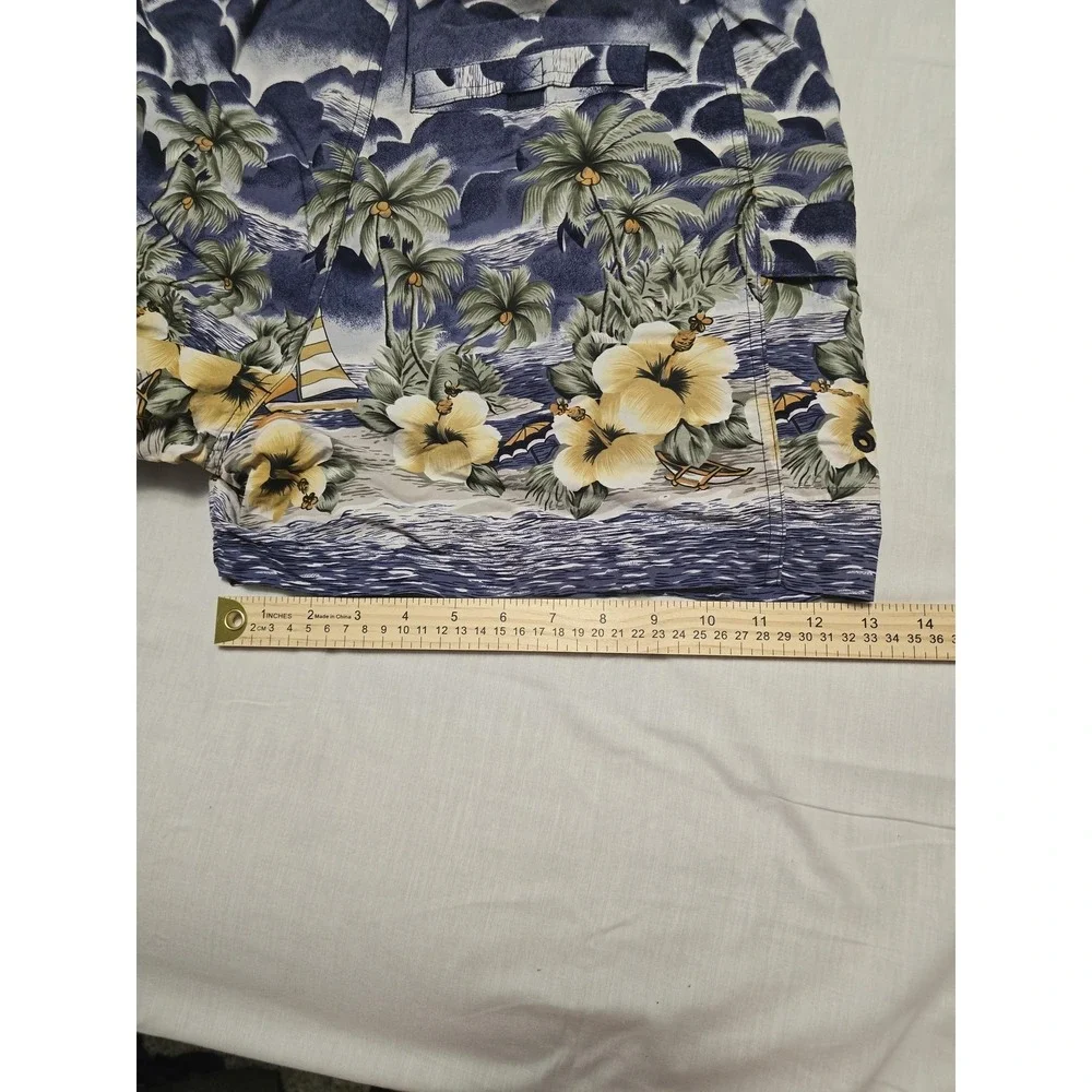 Tommy Bahama Swim Trunks Mens Medium Floral Hawaiian Board Shorts Beach Swimwear
